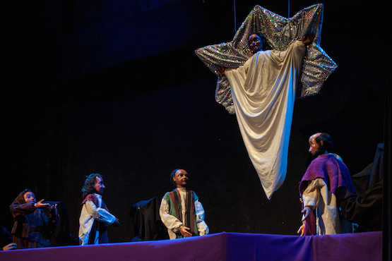 Puppets help Filipino children understand story of Jesus