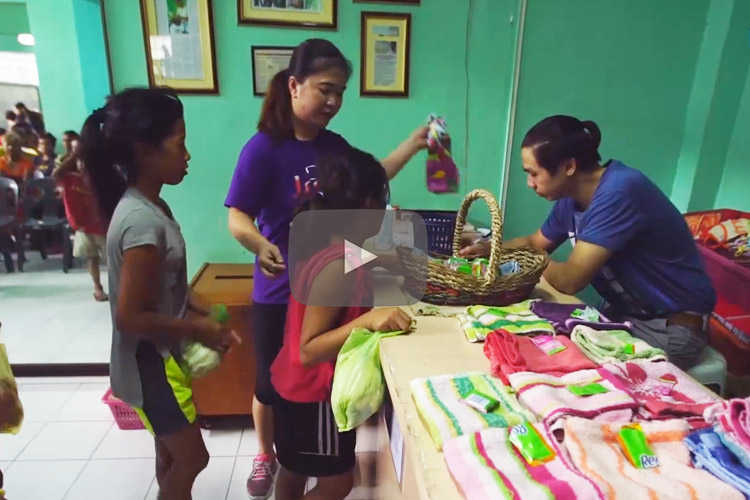 Assisting Manila's homeless children