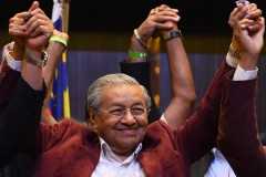 Veteran Mahathir celebrates historic victory
