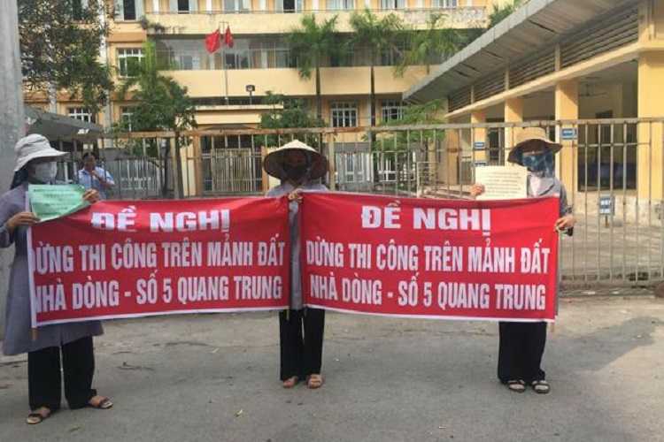 Vietnamese nuns seek PM's help in land dispute