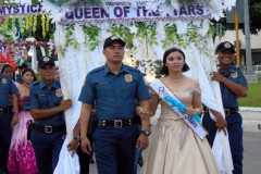 Philippine police prop up image with religious procession
