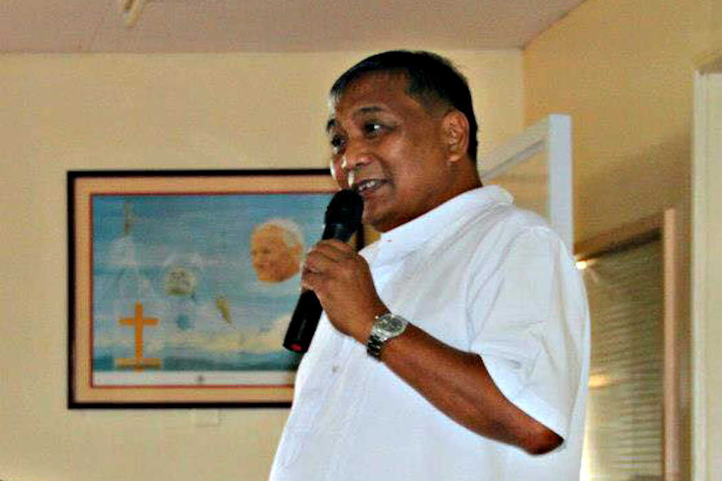 Third Philippine priest shot since December