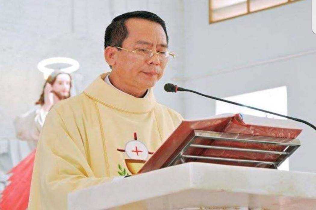 Vietnam bars dissident priest from traveling abroad