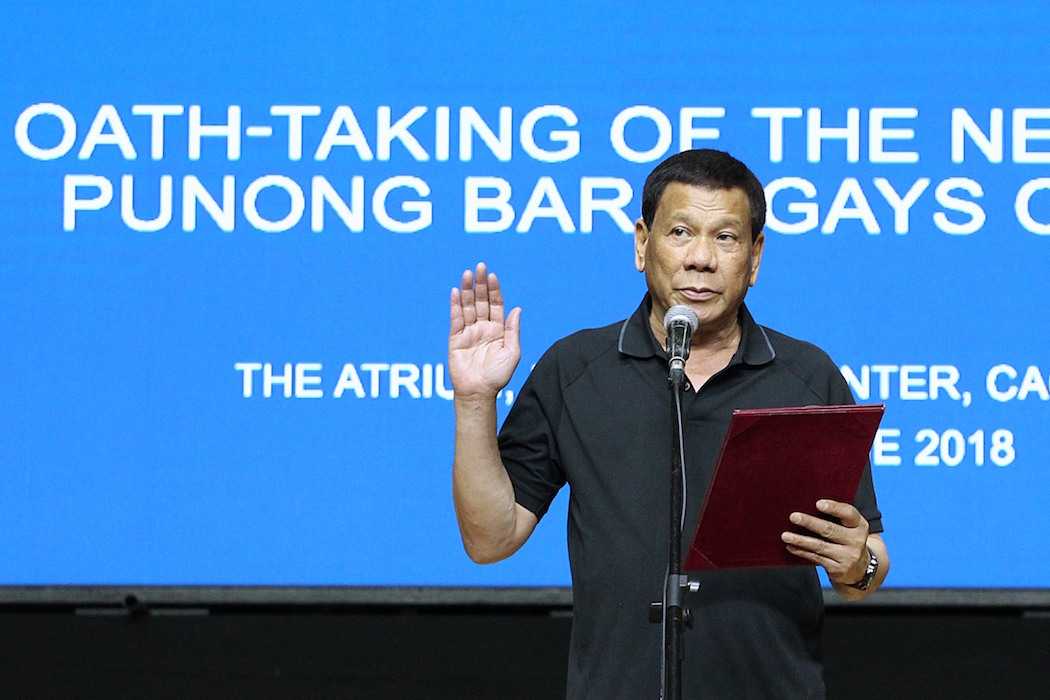 Philippine govt in repair mode after Duterte comments 