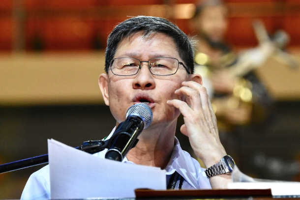 Cardinal Tagle reminds priests, nuns to live with poor