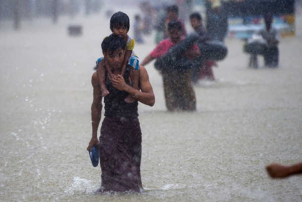 Myanmar Catholics help flood victims