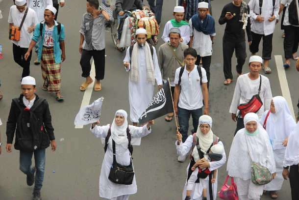 Indonesian Islamist groups declare support for Subianto