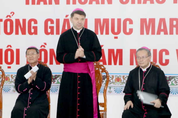 Vietnamese bishops welcome Vatican envoy