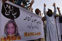 Pakistani Islamists issue warning over Asia Bibi