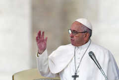 Mandate against adultery goes beyond married couples, says pope 