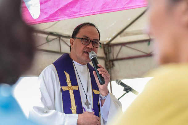 Philippine bishops stand by prelate over Duterte attacks