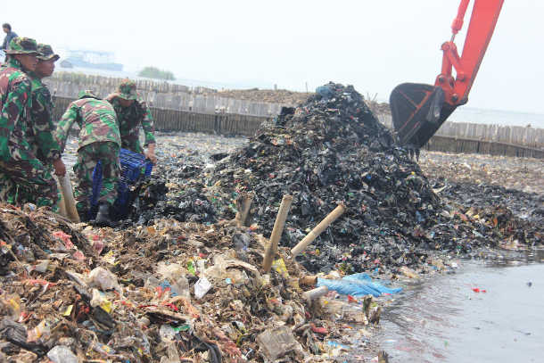 Ditch bags, prelate tells Catholics as plastic woes grow