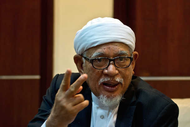 Malaysia's leaders should only be Muslims, says cleric