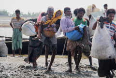 Deportation fear sparks Rohingya exodus from India to Bangladesh