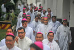 Philippine church leaders move to end charging fees