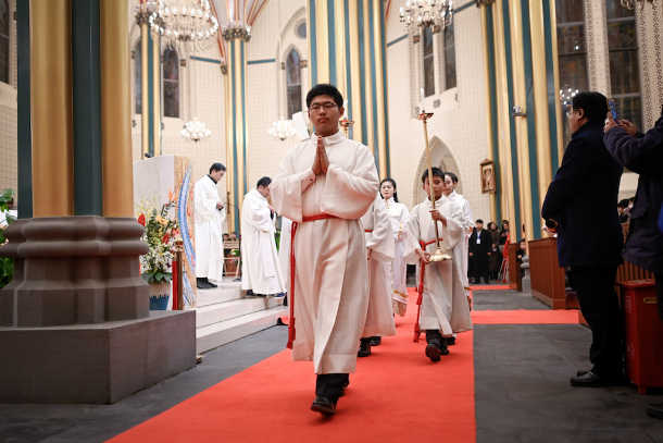 Why were Chinese bishops absent from sex abuse summit? - UCA News