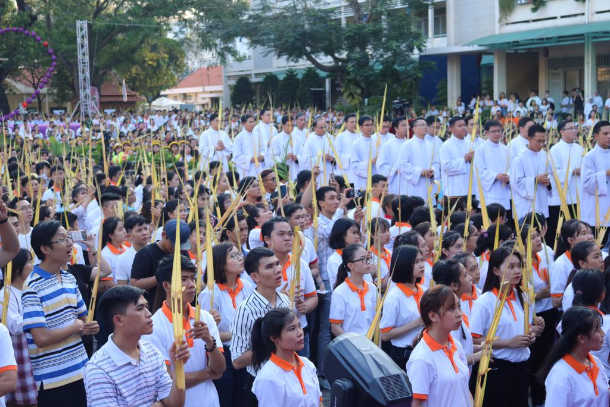 Vietnamese youths urged to work for community benefits