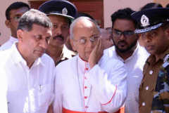 Cardinal condemns Sri Lanka bombings as death toll reaches 290