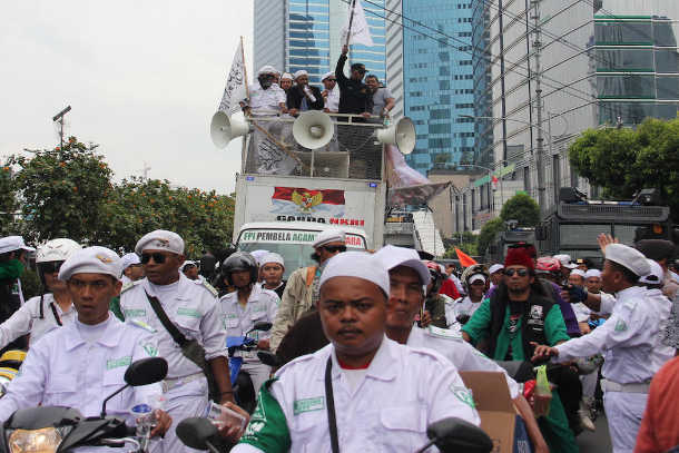 Call to disband Indonesian militants