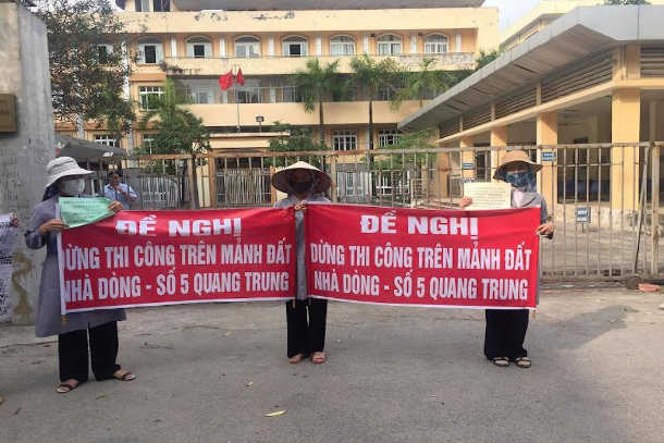 Vietnamese nuns fight for their land