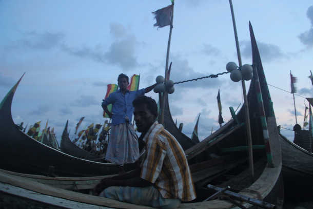 Fishing ban leaves Bangladeshi fishermen all at sea