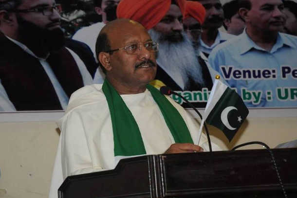 Pakistan honors priest for promoting Christian-Muslim dialogue