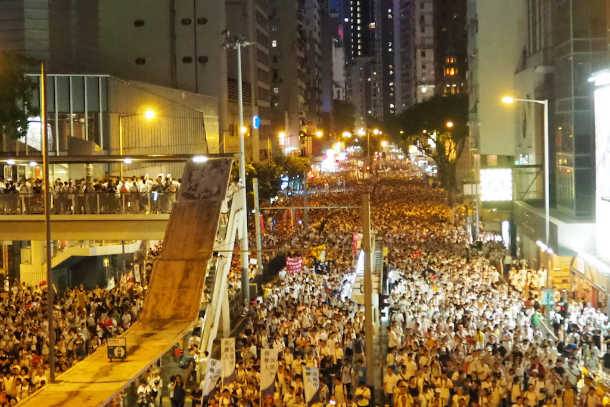 Catholic leaders join massive Hong Kong protest