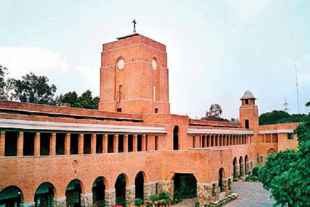 Court favors Christian view on Delhi college's admission process