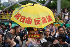 Protesters bashed in Hong Kong 
