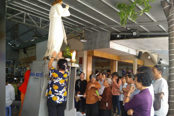 Avoid 'evil spirit' ritual, Vietnamese Catholics warned