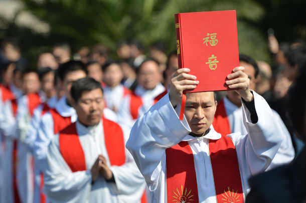 Self-styled Chinese bishop plans to ordain bishops without Vatican go-ahead 