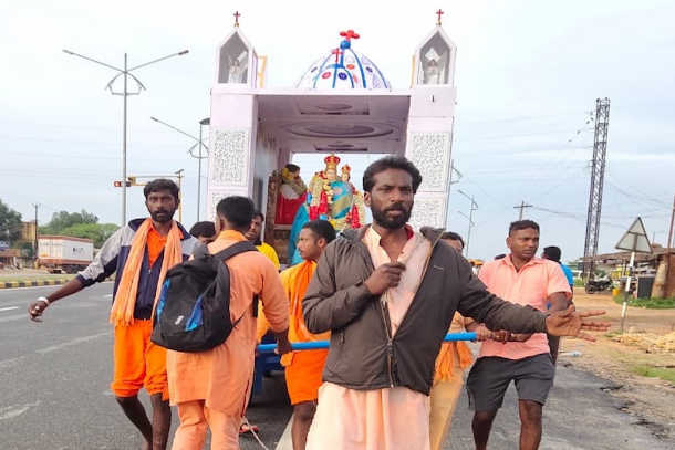 Catholic pilgrims walking to Marian shrine attacked in India