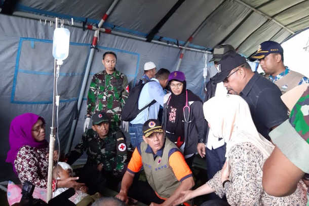 Parishioners help Indonesian quake victims