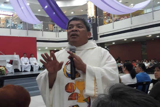 Mindanao bishop bans 'healing priest' from diocese
