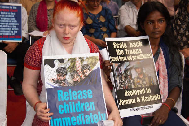 Indian protesters stand up for Jammu and Kashmir