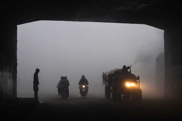 Smog season invades Pakistan