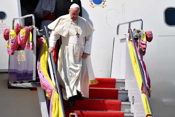 Pope Francis touches down in Bangkok
