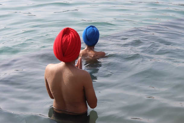 Sikh turban lands Indian Catholic school in controversy