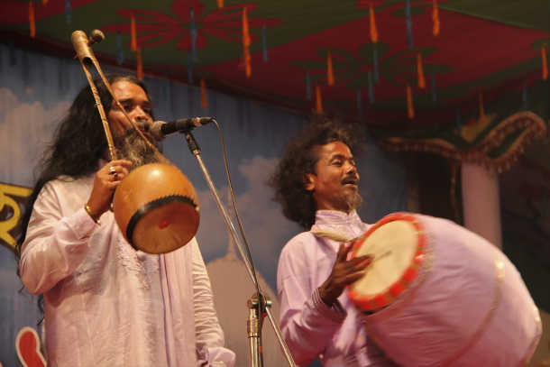 Police arrest popular folk singer in Bangladesh