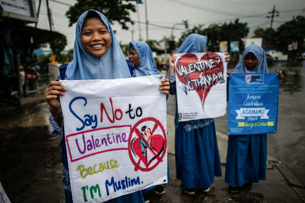 Indonesian clerics ban youths from celebrating Valentine's Day