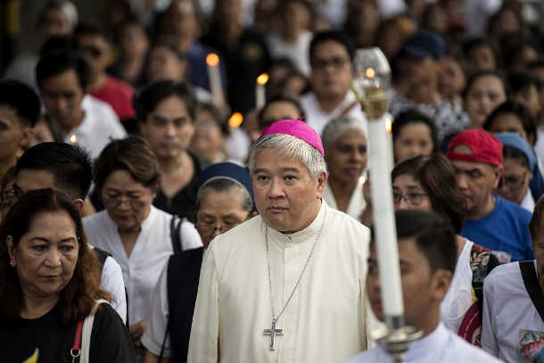 Filipino faithful told to abstain from clapping during Mass