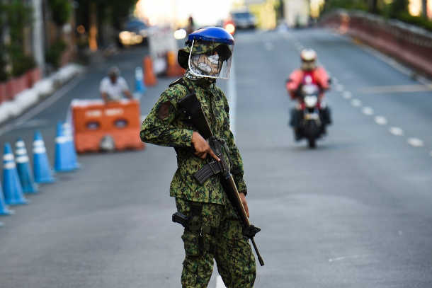 Duterte orders troops to shoot quarantine violators