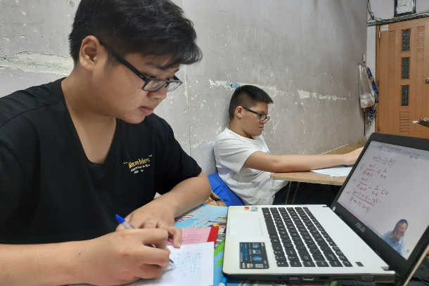 Pandemic hits Vietnamese students' exam hopes