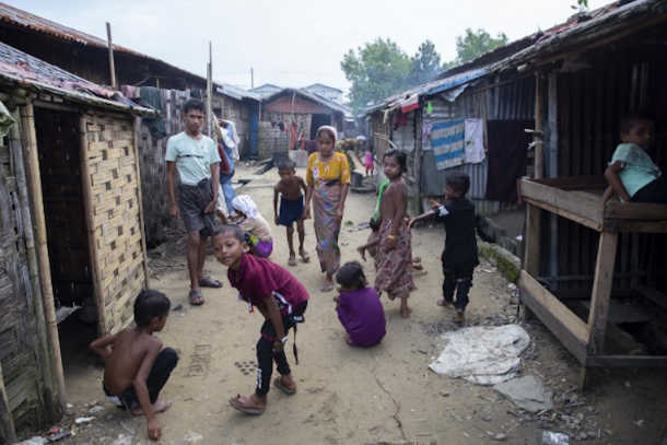 Hundreds of Rohingya return to Rakhine as Myanmar releases inmates