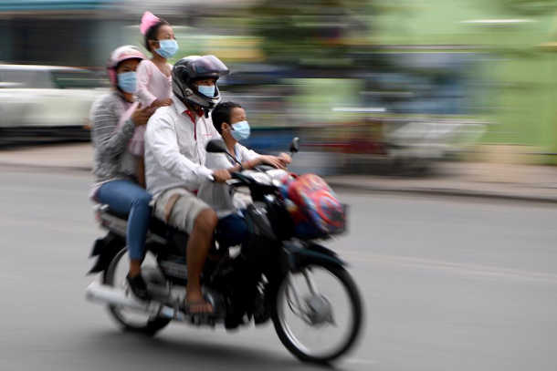 Cambodians struggle with lockdown amid zero death toll