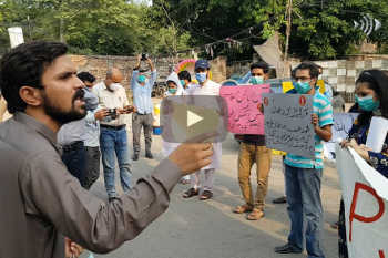Pakistani students demand better internet access