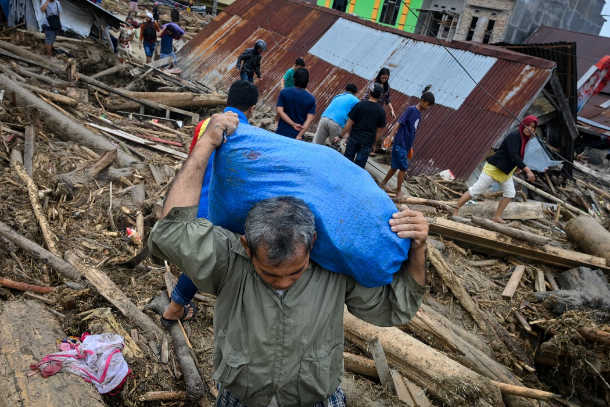 Floods in Indonesia's South Sulawesi kill at least 21 - UCA News