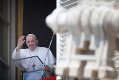  Faith wobbles sometimes; what counts is calling for God’s help, pope says