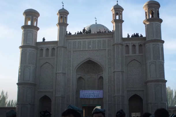 China builds toilet on Uyghur mosque site