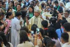 Philippine bishop praised for helping former settlers